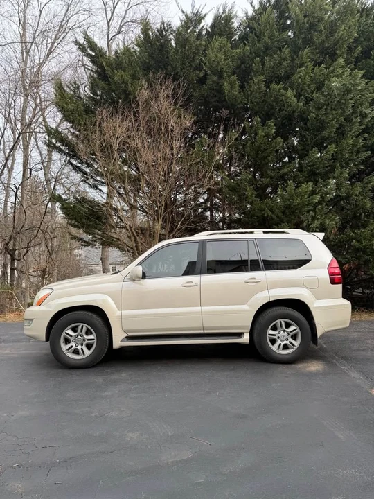 2004 Lexus GX 1st Gen - Image 2 of 16