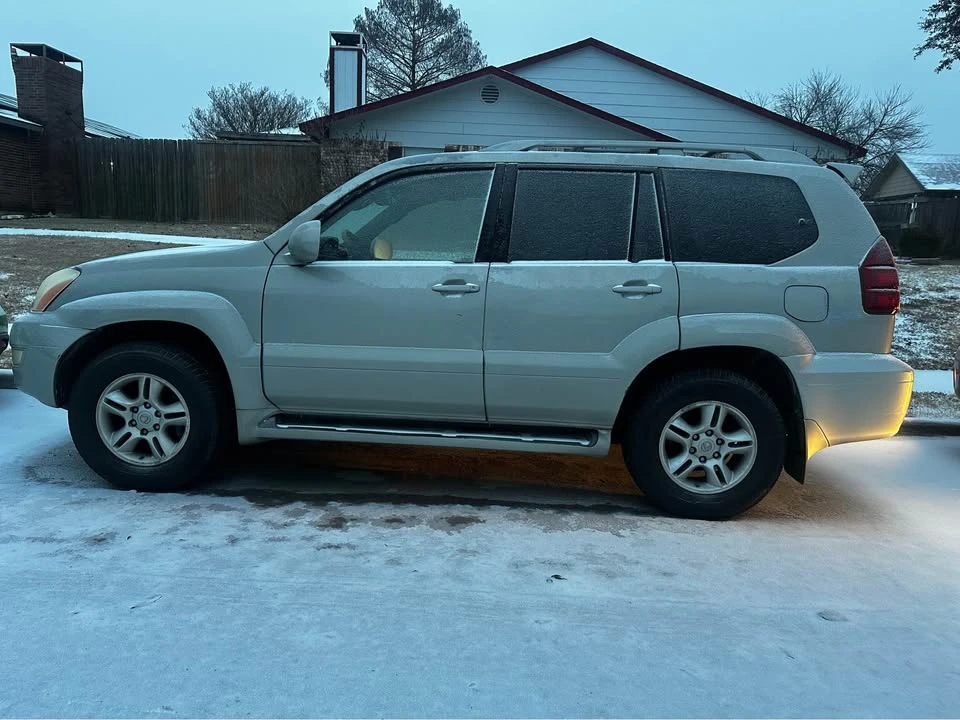 2004 Lexus GX 1st Gen - Image 4 of 5