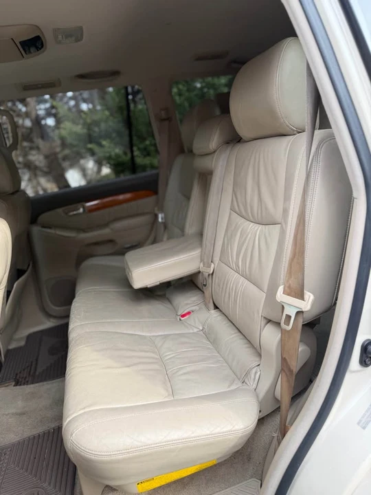 2004 Lexus GX 1st Gen - Image 12 of 16