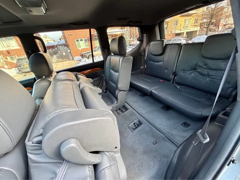 2004 Lexus GX 1st Gen - Image 11 of 18