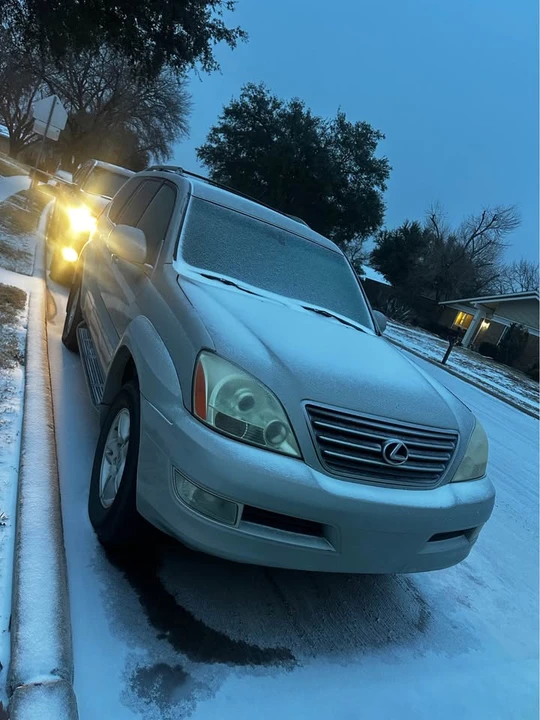 2004 Lexus GX 1st Gen - Image 2 of 5