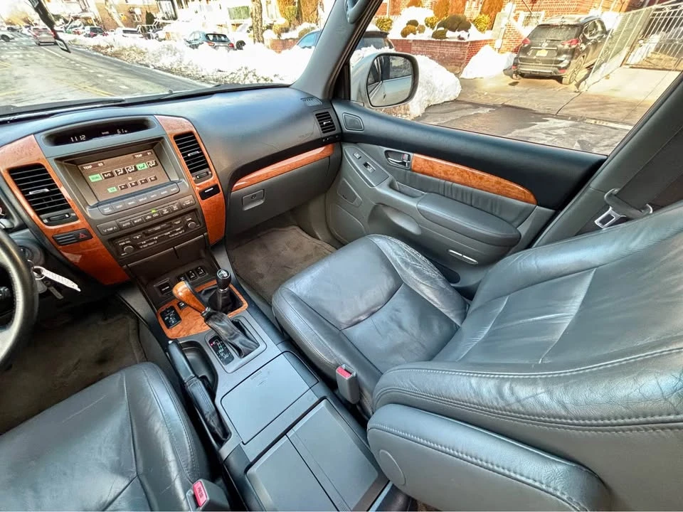 2004 Lexus GX 1st Gen - Image 12 of 18