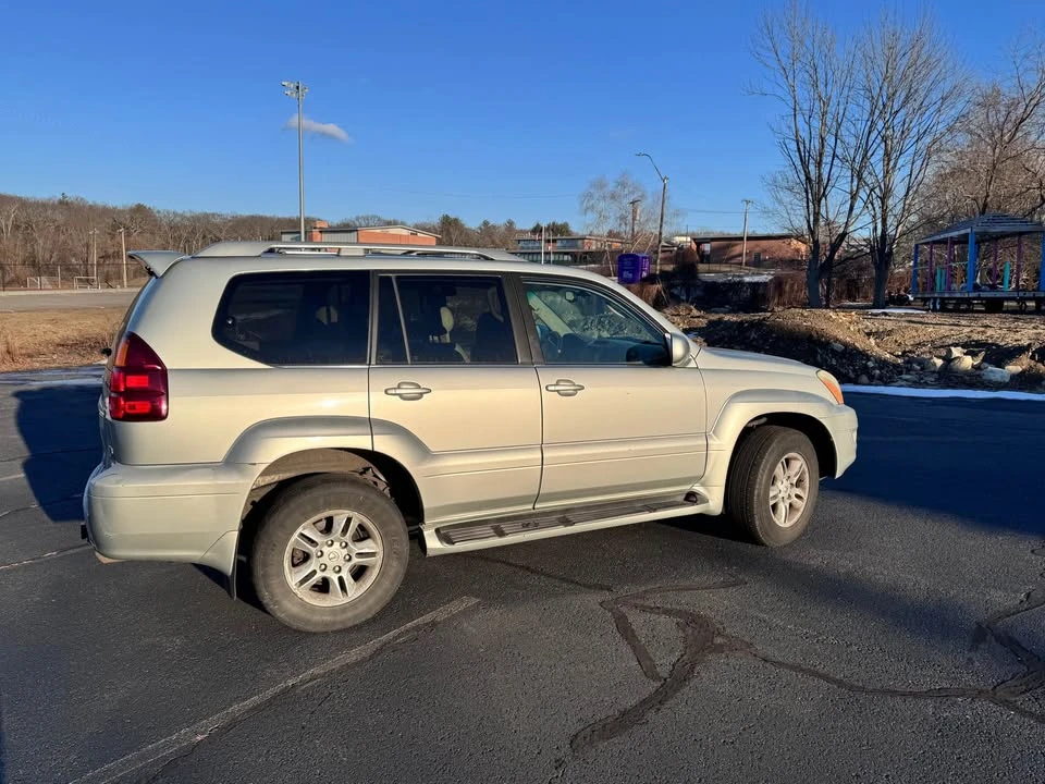 2004 Lexus GX 1st Gen - Image 2 of 20