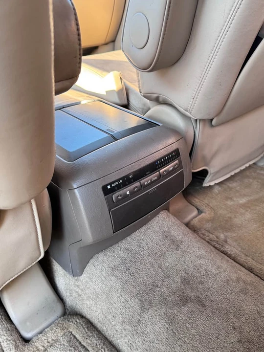 2004 Lexus GX 1st Gen - Image 10 of 20