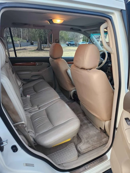 2004 Lexus GX 1st Gen - Image 6 of 8