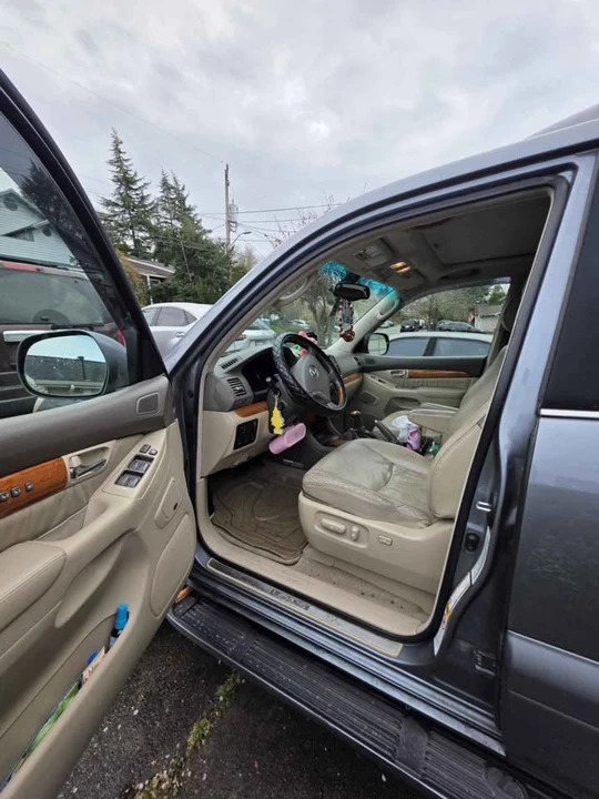 2004 Lexus GX 1st Gen - Image 5 of 7