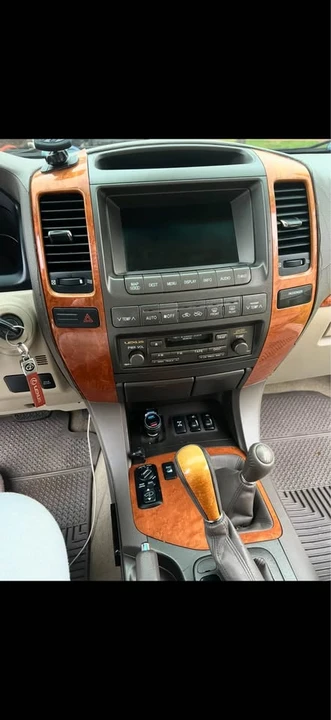 2004 Lexus GX 1st Gen - Image 2 of 12