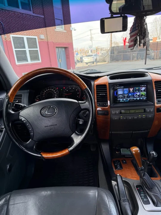 2004 Lexus GX 1st Gen - Image 4 of 8