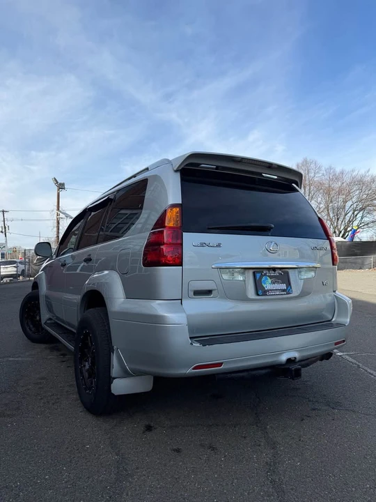 2004 Lexus GX 1st Gen - Image 2 of 8