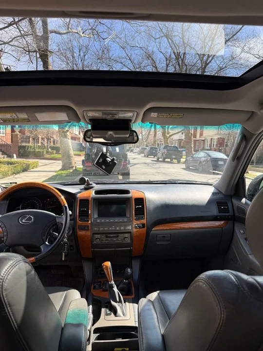 2004 Lexus GX 1st Gen - Image 6 of 12