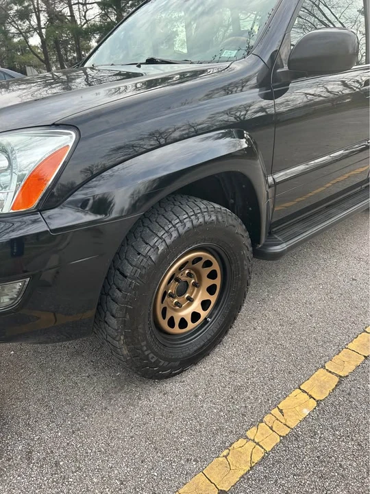 2004 Lexus GX 1st Gen - Image 2 of 12