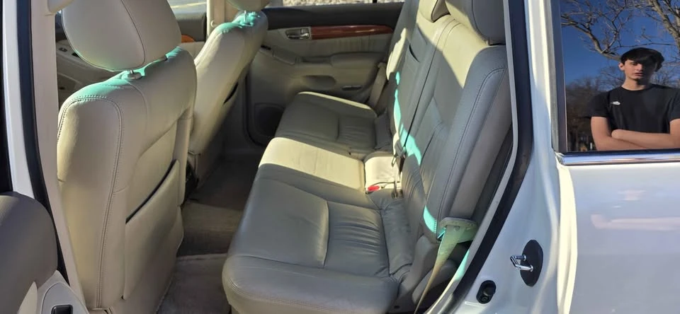 2004 Lexus GX 1st Gen - Image 11 of 19