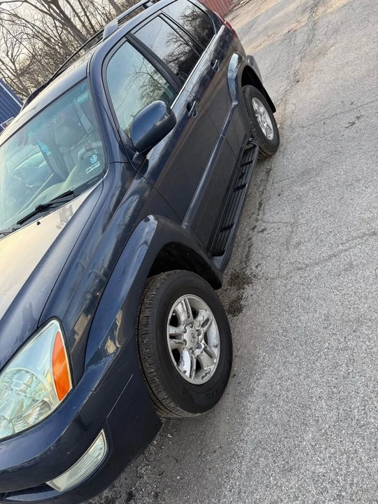 2004 Lexus GX 1st Gen - Image 3 of 20