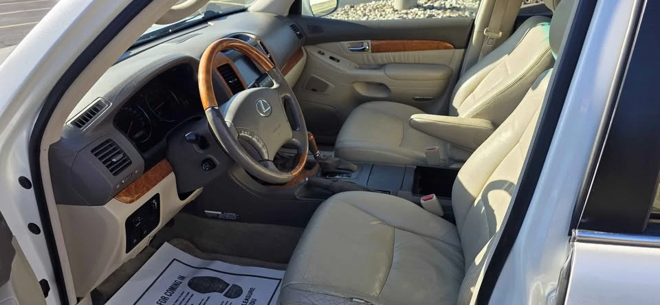 2004 Lexus GX 1st Gen - Image 10 of 19