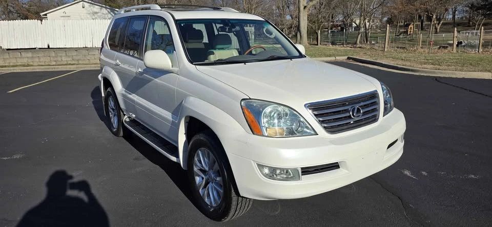 2004 Lexus GX 1st Gen - Image 3 of 19