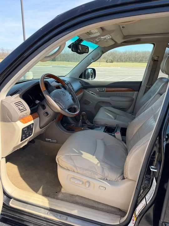 2004 Lexus GX 1st Gen - Image 6 of 11