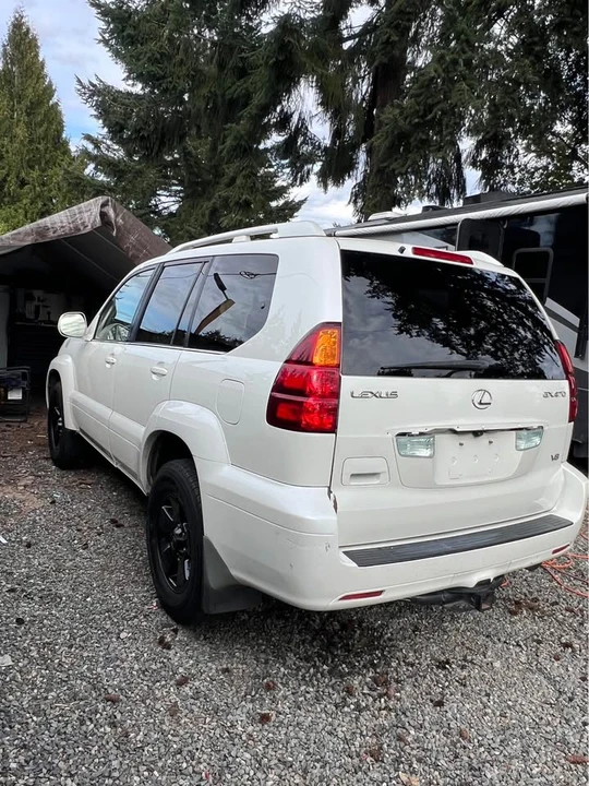 2004 Lexus GX 1st Gen - Image 4 of 12