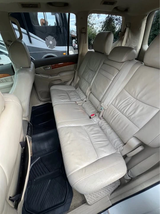2004 Lexus GX 1st Gen - Image 8 of 12