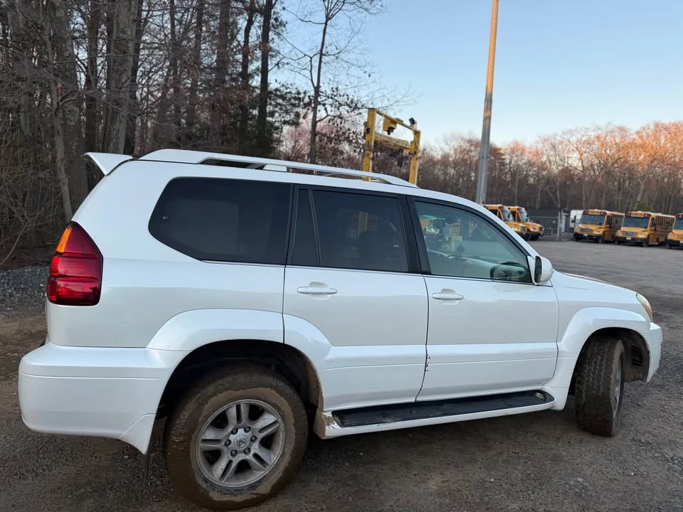 2004 Lexus GX 1st Gen - Image 5 of 11