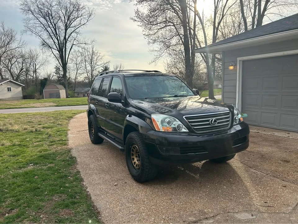 2004 Lexus GX 1st Gen - Image 4 of 12