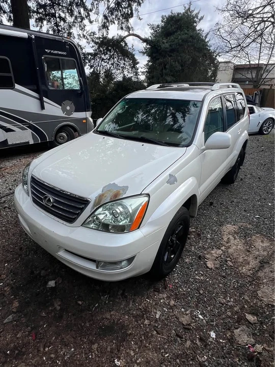 2004 Lexus GX 1st Gen - Image 5 of 12