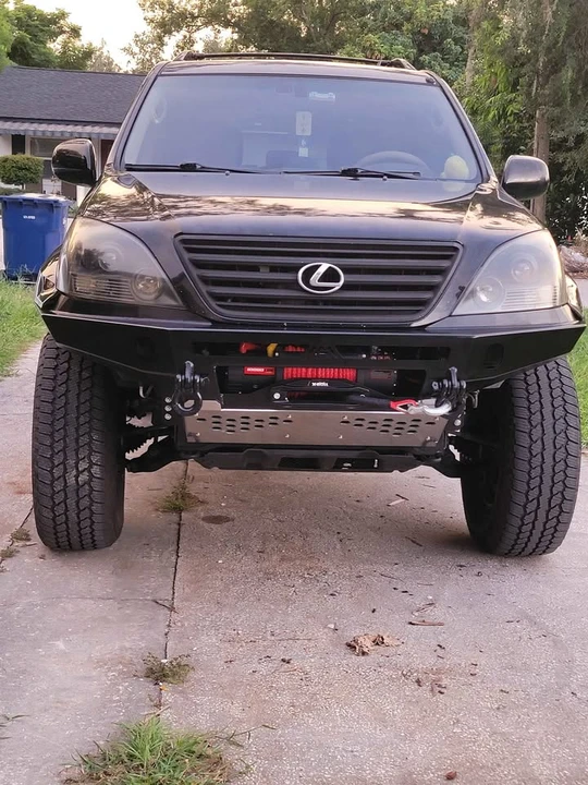2004 Lexus GX 1st Gen - Image 3 of 17
