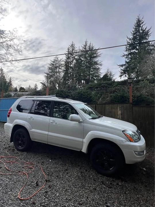 2004 Lexus GX 1st Gen - Image 2 of 12