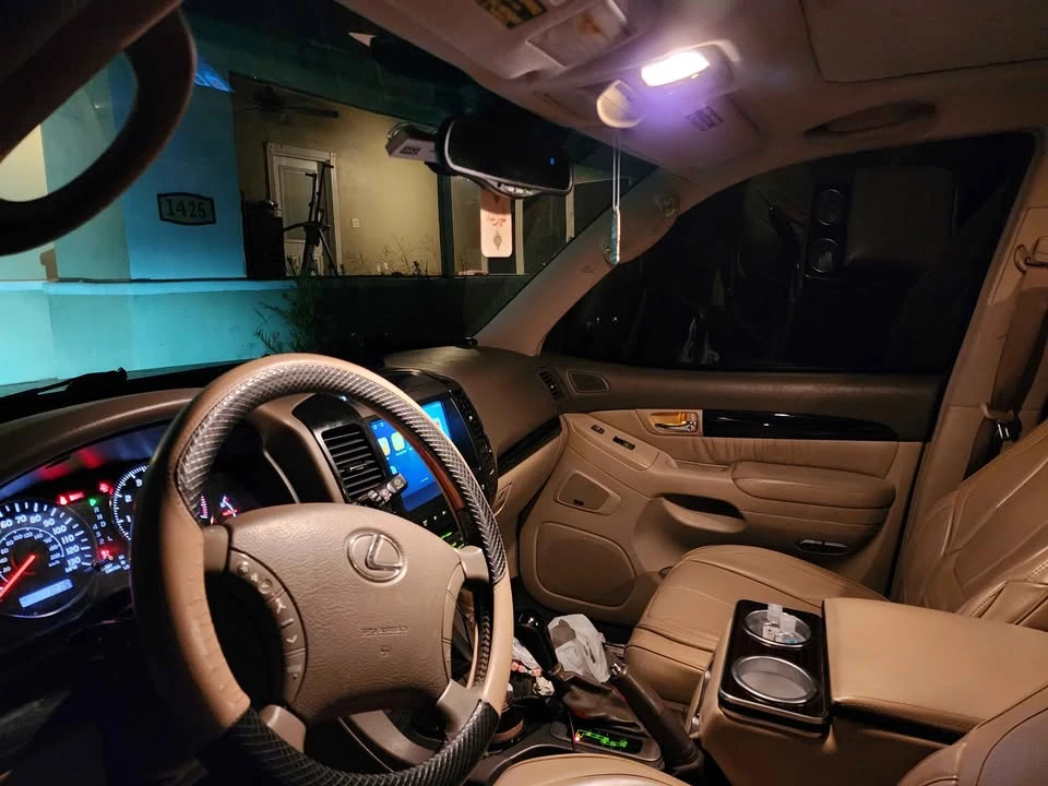 2004 Lexus GX 1st Gen - Image 7 of 17