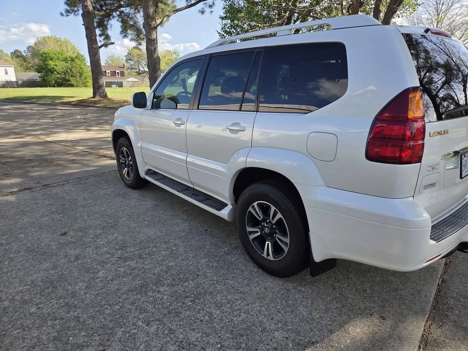 2004 Lexus GX 1st Gen - Image 3 of 20