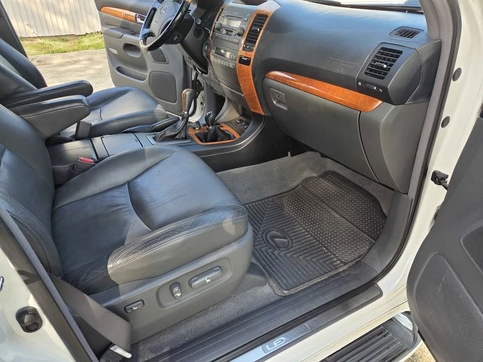 2004 Lexus GX 1st Gen - Image 12 of 20