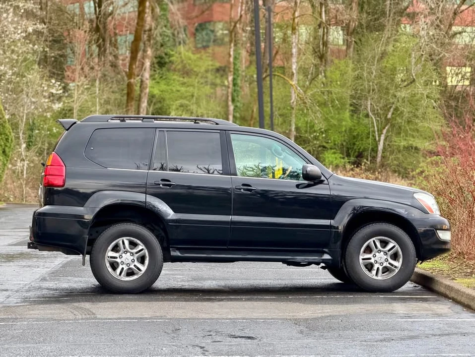 2004 Lexus GX 1st Gen - Image 8 of 16