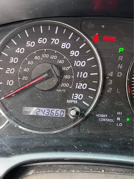 2004 Lexus GX 1st Gen - Image 10 of 12