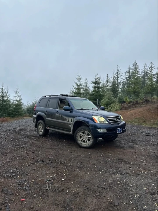 2004 Lexus GX 1st Gen - Image 3 of 4