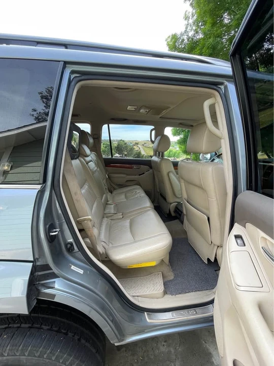 2004 Lexus GX 1st Gen - Image 11 of 20