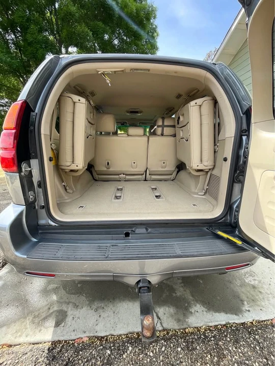 2004 Lexus GX 1st Gen - Image 12 of 20