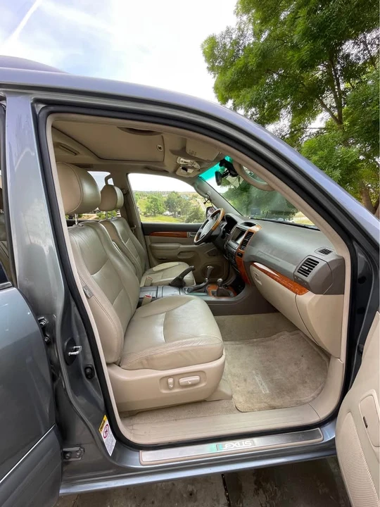 2004 Lexus GX 1st Gen - Image 10 of 20
