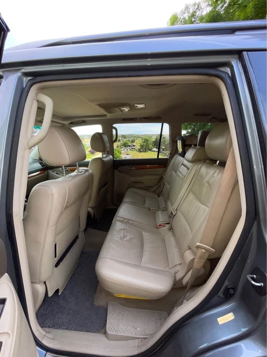 2004 Lexus GX 1st Gen - Image 15 of 20