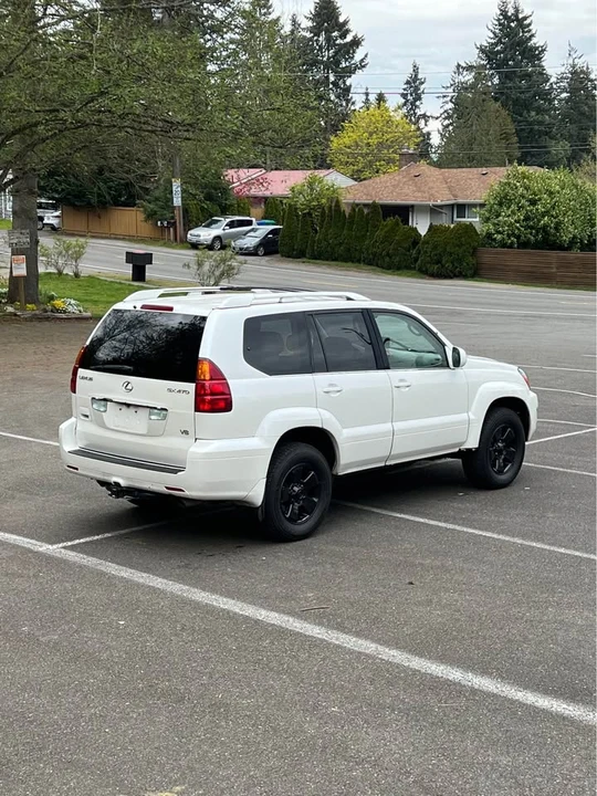 2004 Lexus GX 1st Gen - Image 3 of 14