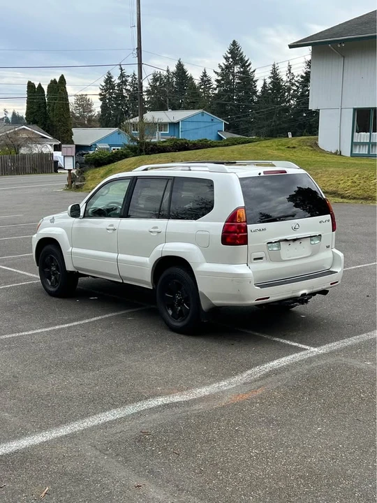 2004 Lexus GX 1st Gen - Image 4 of 14