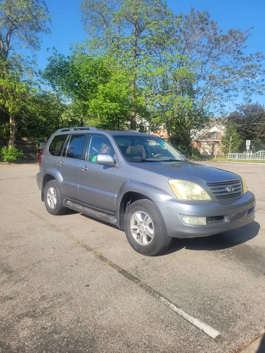 2004 Lexus GX 1st Gen - Image 3 of 10