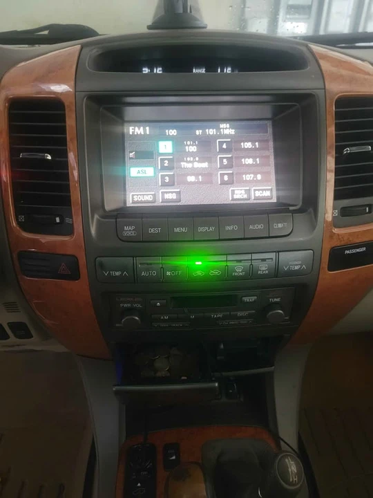 2004 Lexus GX 1st Gen - Image 10 of 10