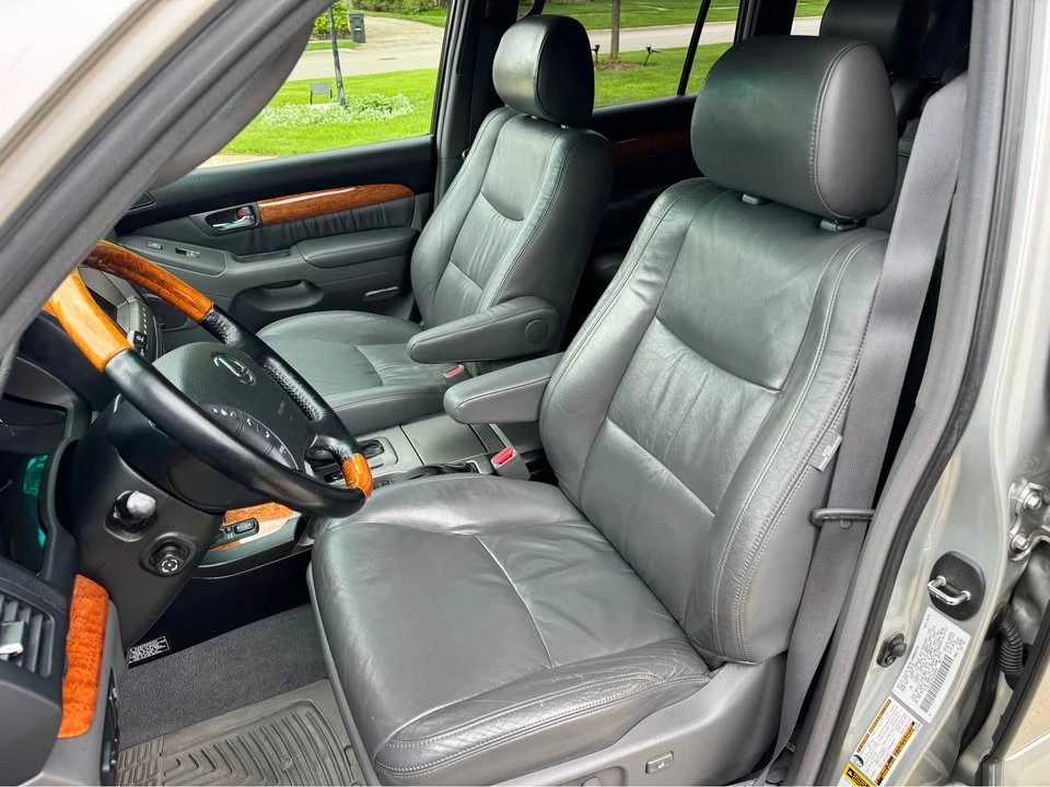 2004 Lexus GX 1st Gen - Image 10 of 15