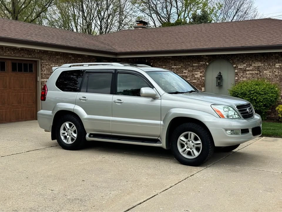 2004 Lexus GX 1st Gen - Image 3 of 15