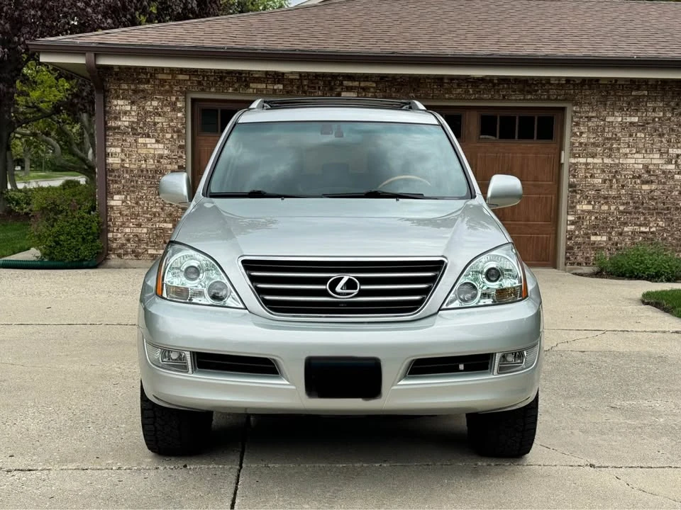 2004 Lexus GX 1st Gen - Image 2 of 15