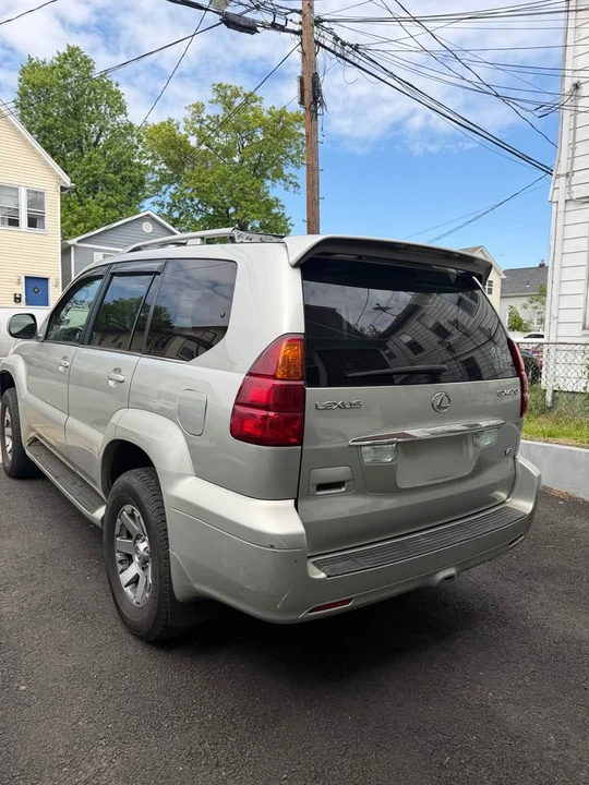 2004 Lexus GX 1st Gen - Image 6 of 16