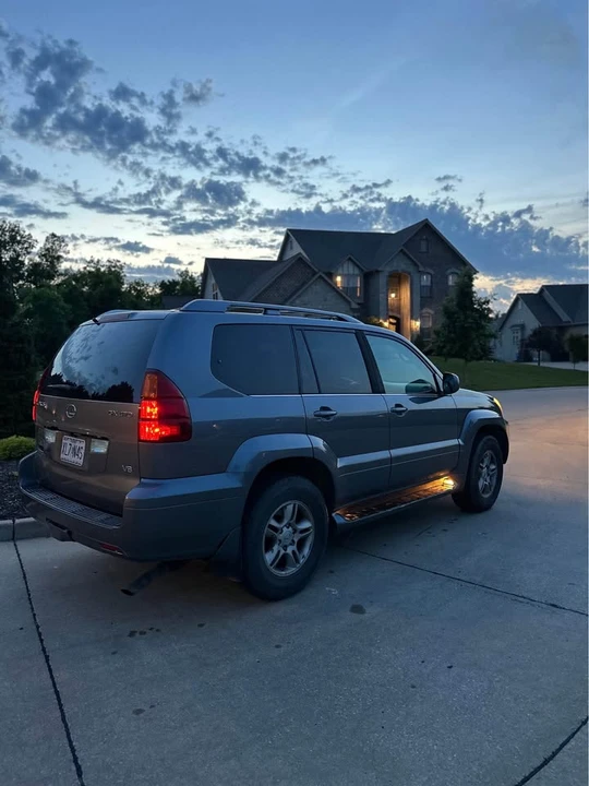 2004 Lexus GX 1st Gen - Image 12 of 12