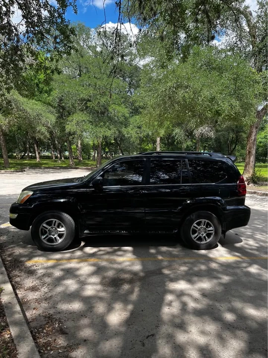 2004 Lexus GX 1st Gen - Image 5 of 11
