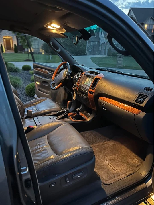2004 Lexus GX 1st Gen - Image 5 of 12
