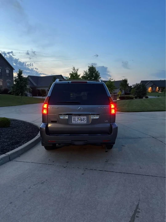 2004 Lexus GX 1st Gen - Image 10 of 12