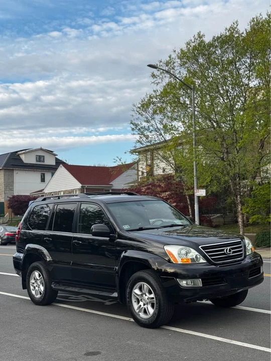 2004 Lexus GX 1st Gen - Image 3 of 18